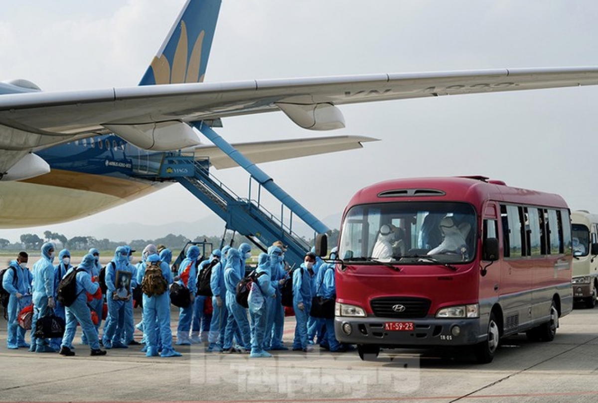 Flights to repatriated Vietnamese citizens stranded overseas due to COVID-19 will be restricted from now till the Tet holiday to prevent the emergence of the new COVID-19 variant in the country.