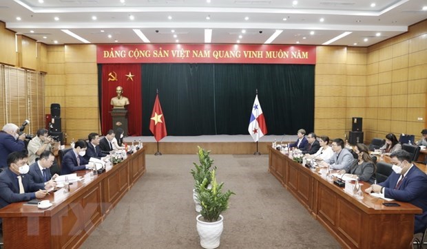 Vietnam, Panama hold substantial cooperation potential: ministers hinh anh 1