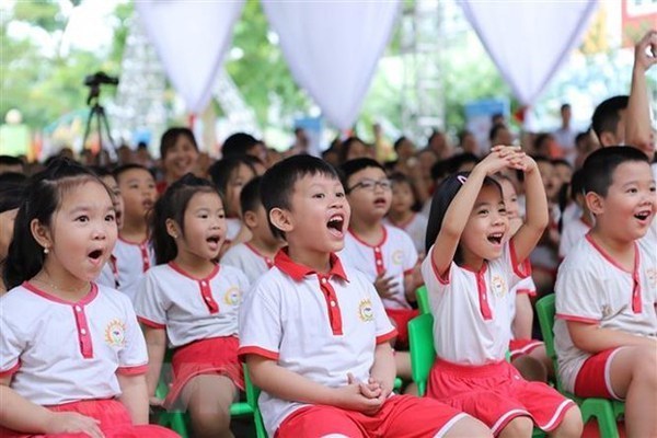 Some theoretical and practical issues on socialism and the path towards socialism in Vietnam hinh anh 3