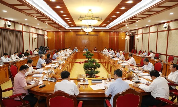 Party chief calls for extra efforts to combat COVID-19 hinh anh 1