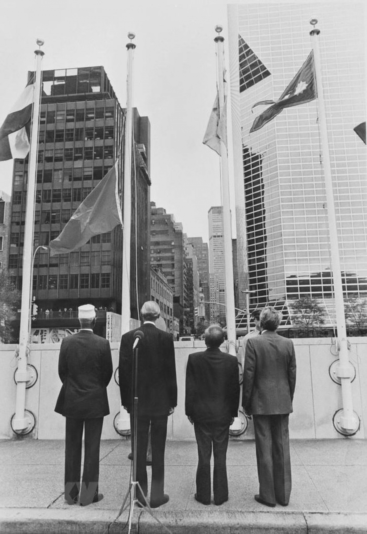 The Vietnamese flag-raising ceremony at the UN headquarters on September 20, 1977 marked the fact that Vietnam officially became a member of the largest organization. (Photo: VNA)