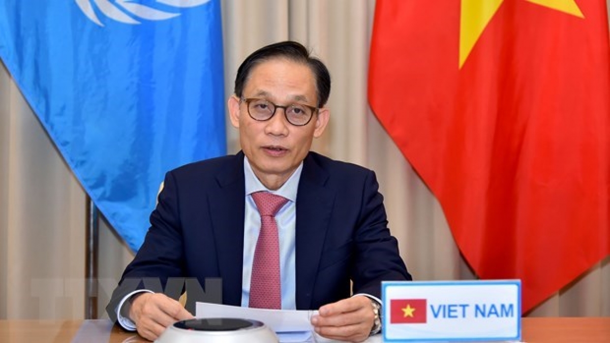 Vietnamese Deputy Minister of Foreign Affairs Le Hoai Trung speaks at at the UNSC’s online debate on “Peacebuilding and Sustaining Peace: Contemporary Drivers of Conflict and Insecurity.” (Photo: VNA)