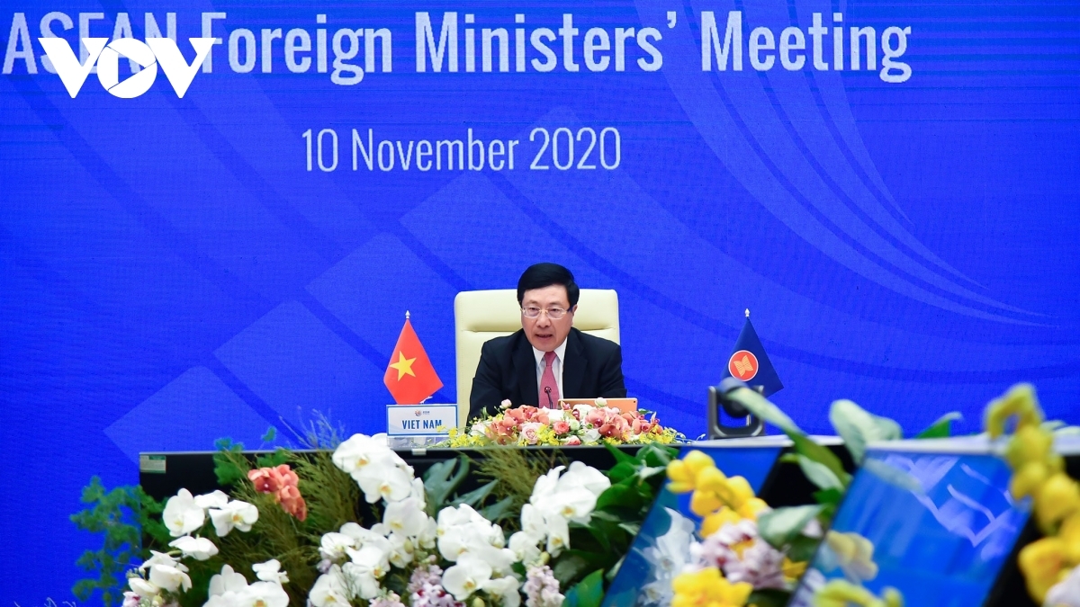 Deputy Prime Minister and Foreign Minister Pham Binh Minh chairs the online ASEAN Foreign Ministers Meeting (AMM)