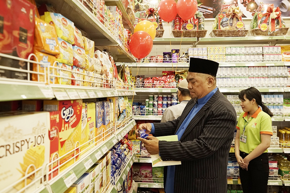 A Satrafoods store in Ho Chi Minh City that meets Halal standards